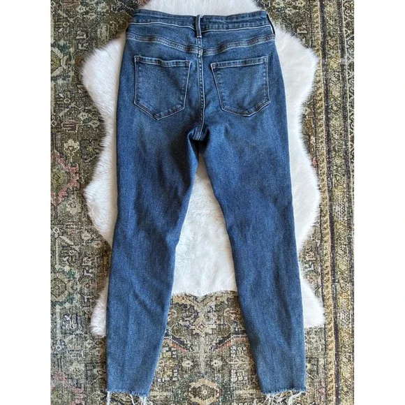 Old Navy Rockstar Super Skinny High Rise Distressed Button Fly Jeans Women Sz 4 - Picture 6 of 6